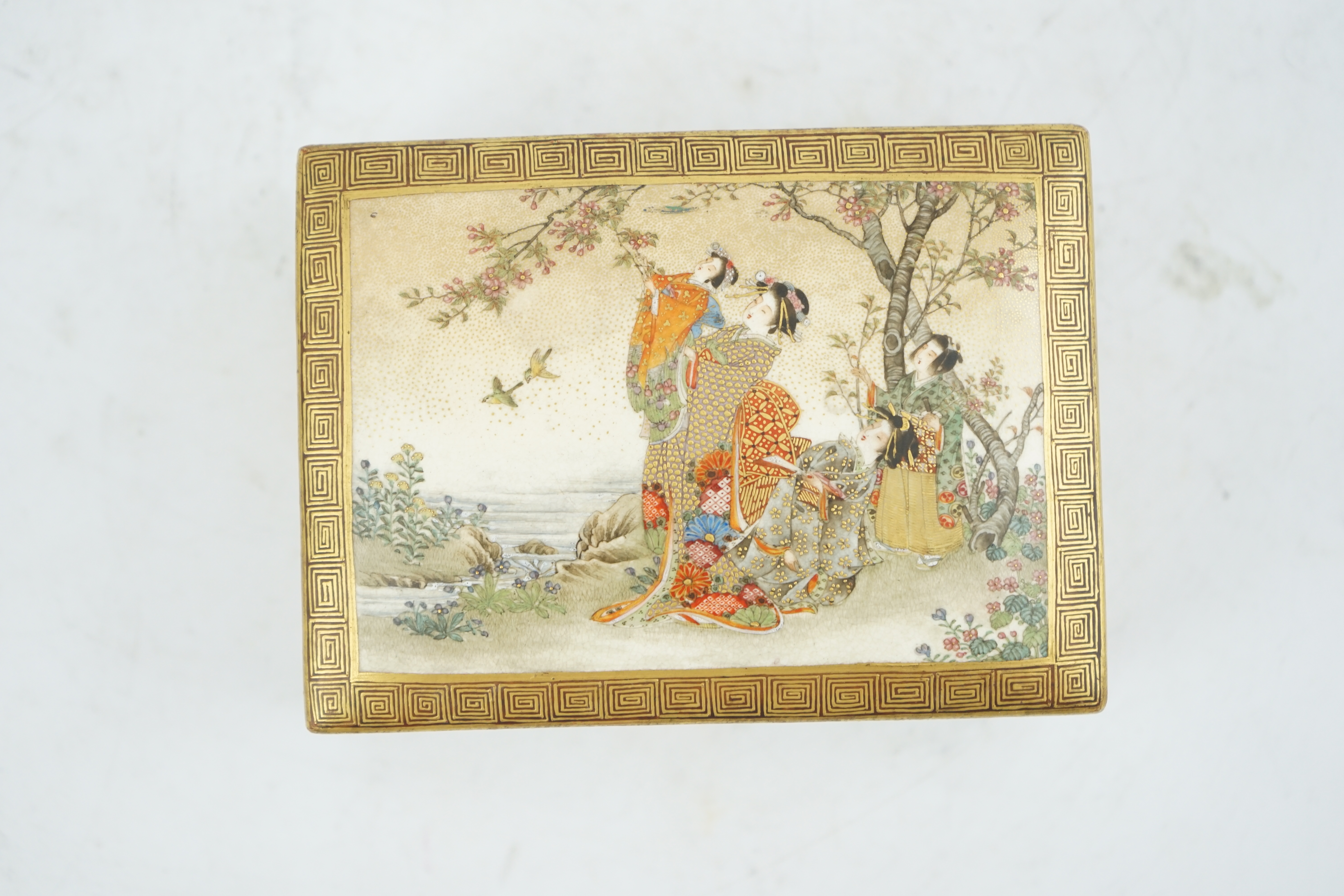 A Japanese Satsuma rectangular box and cover, by Kinkozan, Meiji period